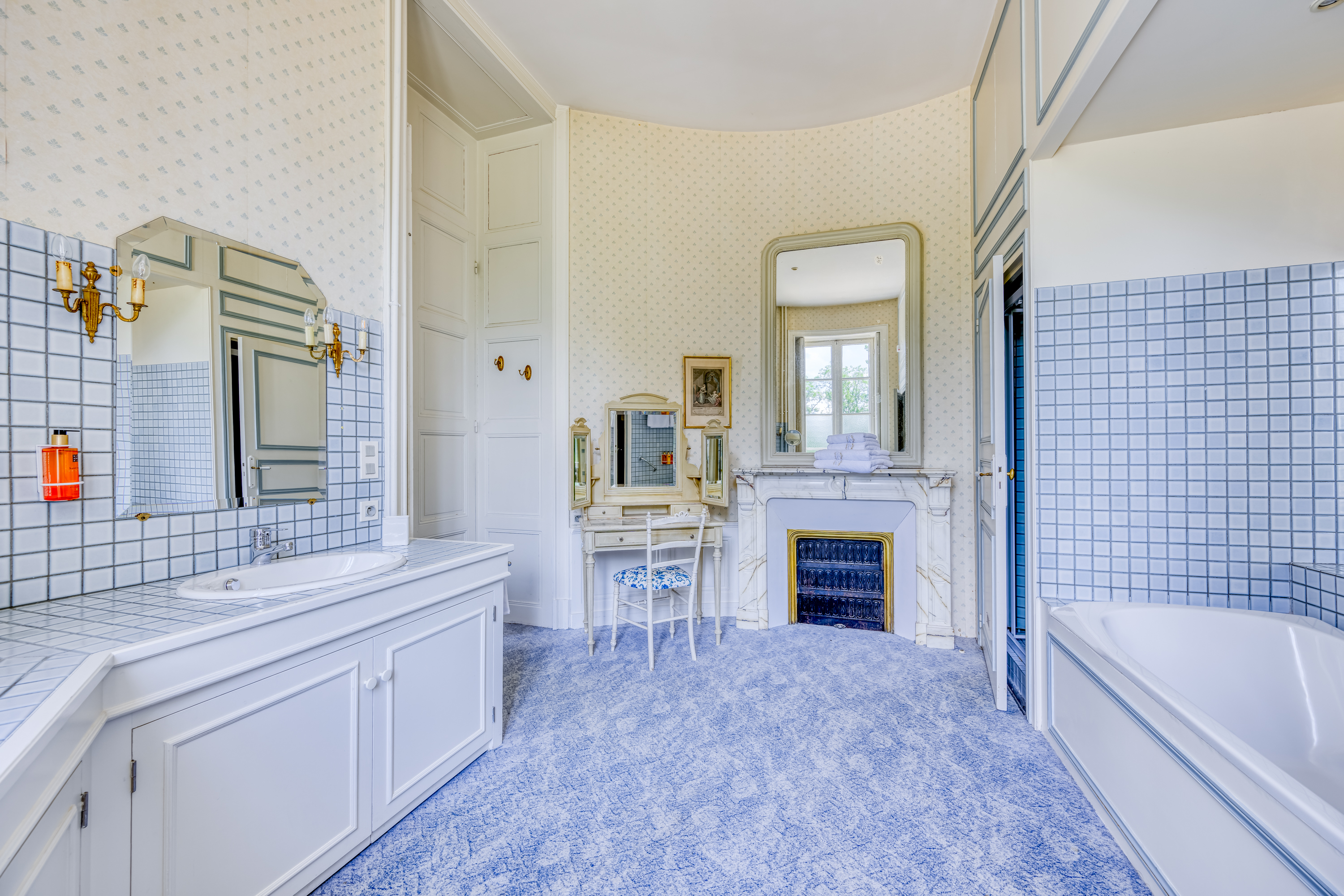 Royal Suites
